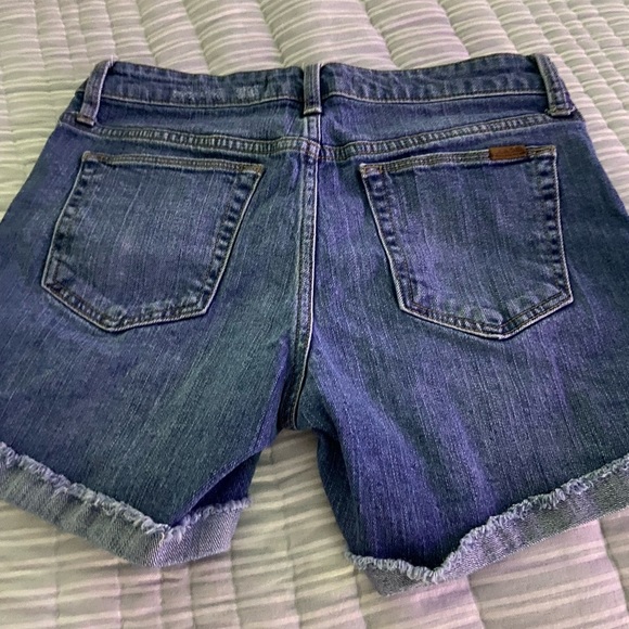Joe’s denim short stretch 
Bundle Great condition.  
Priced for two item - Picture 4 of 5